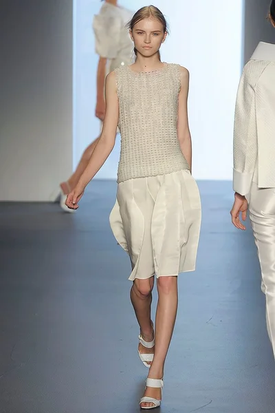 Look 17